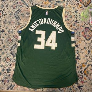 Giannis Antetokounmpo Milwaukee Bucks Fanatics Hunter Green Home Edition XL